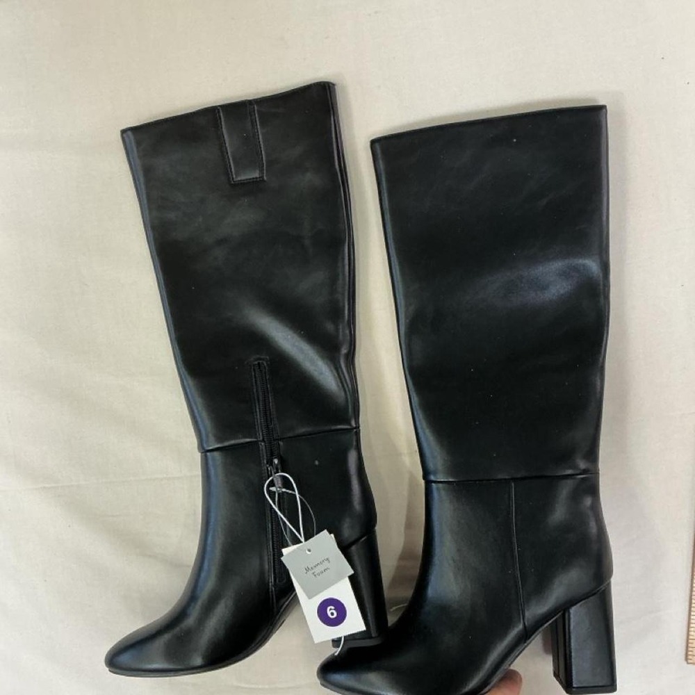 A New Day black knee-high boots‎ in women's size 6